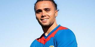 Oliveirense oficializa saída de Filipe Rocha