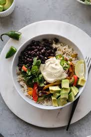 Veggie Fajita Burrito Bowls With Charred Jalapeno Cashew Queso Recipe Vegan Burrito Bowls Vegan Burrito Fajitas