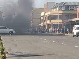 A durban shopping mall has been ransacked after former south african president jacob zuma was jailed last week. Esuv2bljztfgam