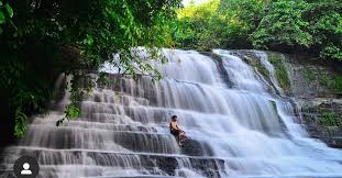 Air liur yang dihasilkan dari sarang. Terpikat Keindahan Air Terjun Sarang Burung Di Sulsel Unik Berundak Undak