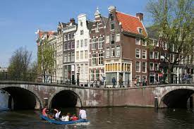 The company is responsible for the international card center (icc), the primary activity of which is the administrative management of routex cards. Nederlanderna Utrikespolitiska Institutet