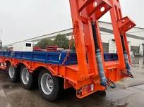 Heavy Duty Trailer 3 Axles Capacity 50-60 Tons Lowboy Lowbed Semi Trailer with Fuwa/BPW Axle