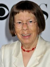 This is an archived article and the information in the article may be outdated. Linda Hunt Bio Wiki Age Family Partner Movies Height Net Worth Yankeewikis Com