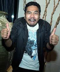 Johan raja lawak is an actor, known for baik punya ah long, pontianak vs. Johan Raja Lawak Kecewa Isteri Keguguran Dua Kali