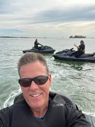 Meanwhile in Puerto Rico... 🇵🇷 Even the manatees love to ride... 🤷‍♂️😂  https://www.facebook.com/100011788938157/posts/1420576835011934/?d=n