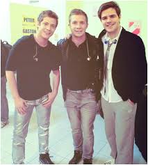 He is the best known for his roles on the cris morena television series chiquititas sin fin, casi ángeles, and as a member of music group teen angels. Nico Riera Y Peter Lanzani Home Facebook