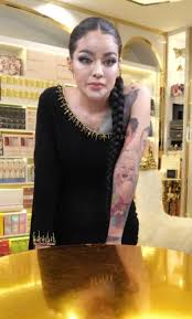 พิมรี่พายแม่ค้าออนไลน์หน้าสวย ปากจัด สุดแซ่บ แจกความสดใส ผ่านแชท มาในแนวสวยเซ็กซี่ กวน ๆ ให้กับแชทของคุณและเพื่อน ๆ ดาวน์โหลดได้แล้ววันนี้ ! Bvk1htv2nlmtim