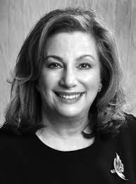 Laura Kinzer's Instagram, Twitter & Facebook