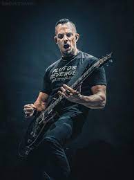 Pin By Michael Hughes On Mark Tremonti Tremonti Mark Tremonti Best Guitarist