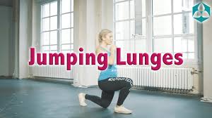 Du erfährst, wie jede einzelne übung funktioniert und worauf du bei der ausführung. Ausfallschritt Ubung Jumping Lunges Knie Hupfen Anleitung Deutsch Doyoursports Youtube