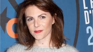 The latest music videos, short movies, tv shows, funny and extreme videos. Scenes De Menages Atteinte Du Coronavirus Anne Elisabeth Blateau Donne De Ses Nouvelles Femme Actuelle Le Mag