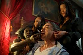 Der mit dem französischen schauspielstar françois cluzet und dem komiker omar sy perfekt besetzte film nahm die europäischen kinocharts im sturm und avancierte mit mehr als 19 millionen zuschauerinnen und zuschauern zum in seiner heimat erfolgreichsten film aller zeiten. Marketingcoup Maserati Als Nebendarsteller