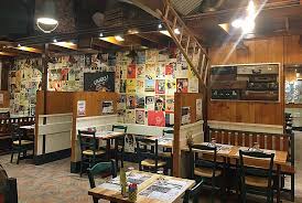 Entrer dans un restaurant la pataterie, c'est découvrir un univers chaleureux dans une ambiance champêtre. La Pataterie