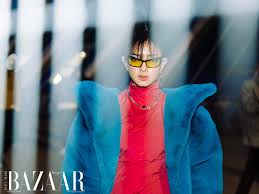 What is fashion's role in a time of crisis? Chau Bui ChÆ¡i Ná»•i Vá»›i Trang Phá»¥c Color Block Táº¡i Show Off White Harper S Bazaar