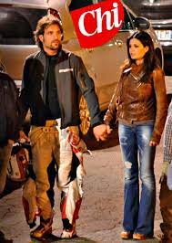 Lei, che per molto tempo è stata legata a leonardo pieraccioni, da cui ha avuto una figlia, martina, ora sui social conferma la love story con il pilota automobilistico luca betti. Laura Torrisi E Luca Betti Allo Scoperto L Ex Di Pieraccioni E Il Pilota Sono Innamorati