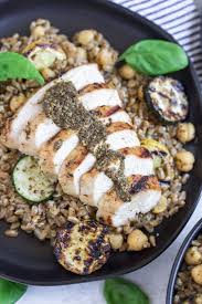 Grilled Pesto Chicken Farro Salad Farro Chicken Breasts Olive Oil Zucchinis Su Grilled Pesto Chicken Farro Salad Pesto Chicken