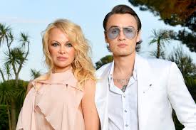 Памела андерсон ♥ pamela anderson. Pamela Anderson S Son Brandon Reacts To Her Fifth Marriage Page Six