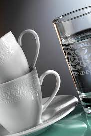 Yemek setinizi bulaşık makinesinde uzun yıllar herhangi bir solma olmadan kullanabilirsiniz. Acelya 18 Parca Kahve Takimi Kutahya Porselen