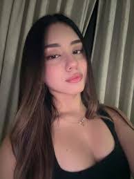 Naomi Lacy's Instagram, Twitter & Facebook