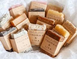Die geschenke mit den namen der gäste versehen, ersetzen die tischkarten. Gastgeschenke Hochzeit Selber Machen 37 Originelle Ideen Mit Bildern Gastgeschenke Hochzeit Selber Machen Gastgeschenke Hochzeit Rustikale Hochzeitsgeschenke