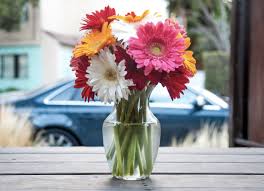 How to arrange flowers in a bowl. How To Arrange Flowers According To Vase Shape Charlotte Magazine