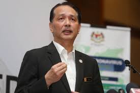 Noor hisham abdullah, has urged people to stay at home to control the spread of virus. Accused Of Freemasonry Dr Noor Hisham Vindicated By Scotland S Prestigious Surgical School Malaysia Malay Mail