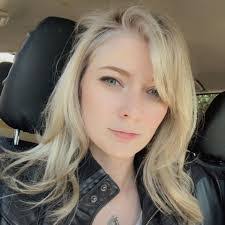 Emily Everett's Instagram, Twitter & Facebook