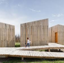 Larroulet house is a nice hostel that offer you free wifi, 24 hours reception, common room. Hotel Aka Patagonia Puerto Natales Pablo Larroulet Arquitectura Viva