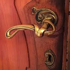 Art Nouveau Door Handle In The Horta Museum Was Private House Of Victor Horta 23 25 Rue Americaine In Saint Gilles Pingram Bilder Fur Sie Art Deco Door Door Handles Art Nouveau Furniture