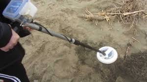 El detector de metales antiguos se caracterizaba por su durabilidad y pocos componentes electrónicos ya que los últimos modelos que se sensibilidad ajustable: Detectando Monedas Antiguas En La Playa Youtube