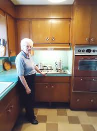 58 Years In The Same 1958 Kitchen Judy S Mom Doreen S Kitchen Calgary Retro Renovation Retro Kitchen Mid Century Modern Kitchen