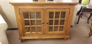 Top 10 best corner curio cabinets. Broyhill Oak Lighted Cabinet Delmarva Furniture Consignment