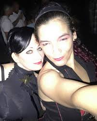 Made as my profile pic. Feel free to copy. Lets flood the internet to show  our support. #SAVELUNA