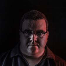 Winner of the 2012 and 2013 world masters and the 2014 bdo lakeside world championship, stephen bunting is now a rising talent in the pdc and a proud target ambassador. Dartprofi At Stephen Bunting Turnier Darts
