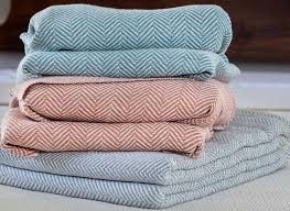 Harga grosir lebih murah, beli selimut bonita minimal 3 pcs mendapatkan diskon rp 5.000/pcs (motif boleh di campur). Jenis Selimut Apa Yang Paling Pas Buatmu