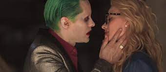 Legion samobójców pokonał enchantress,ratując nie tylko gotham ale i cały świat.członkowie ponownie wylądowali w arkham asylum.w mieście zapanował spokój. Joker I Harley Quinn Za Kulisami Legionu Samobojcow Antyradio