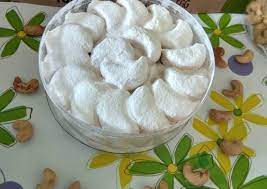 Penggunaan mete di resep aslinya uda lumayan bnyk nah ini aku tambahkan bbrapa gram lg krn berhub di rmh lg bnyk stok mete 😁 tp yakin deh memang penggunaan bahan. Resep Putri Salju Premium Special Oleh Aini Mama Tara Regia Nusa Cookpad