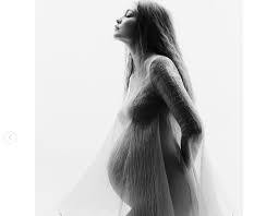 Gigi hadid/ instagram in an effort to make it easier to leave the house with khai, hadid is asking paparazzi and members of the media to blur out her daughter's face in photos as she has done on. Gigi Hadid Flaunts Baby Bump On Instagram Announces Her Pregnancy With Zayn Malik