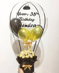 Birthday Flowers And Balloons Images Hot Air Balloon Bouquet With Ferrero Rocher Decoracion Con Globos Cumpleanos Cajas De Regalo Sorpresa Cajas De Regalo Decoradas