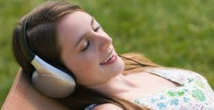 Você encontrará efeitos maravilhosos quando começar a ouvir música relaxante regularmente. Conheca A Musica Que Mais Proporciona Relaxamento E De Adeus Ao Estresse Greenme