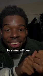 Célébration de la beauté des femmes à la peau sombre