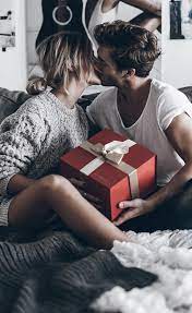 Ladies Aufgepasst Diese 30 Geschenke Unter 50 Euro Wird Euer Boyfriend Lieben Diy Geschenke Weihnachten Freund Geschenke Fur Freund Weihnachten Weihnachtsgeschenk Freund