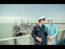Ketiga kategori ini merupakan yang paling. Prewedding Surabaya Fathur Rina Prewedding Tentara Di Kapal By Luki Hermanto
