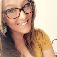 Sarah Tomlin's Instagram, Twitter & Facebook