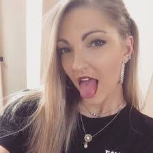 Rosie Warner's Instagram, Twitter & Facebook