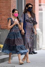 Third place went to the daughter of angelina jolie and brad pitt's shiloh, which is strange, because in 2010 the americans who participated in the opinion poll, that jolie and pitt. Katie Holmes And Daughter Suri Cruise Get All Dressed Up For A Girls Day In The Big Apple Readsector