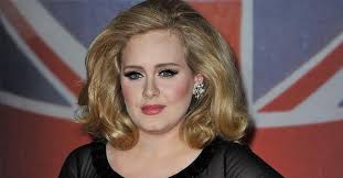 Após dar à luz, Adele compra mansão de R$ 18 milhões em Londres