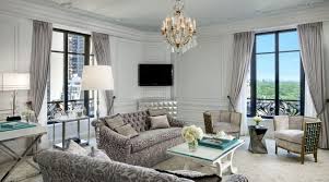 Salon dekorasyonu için renk seçiminde mekânın sahip olduğu, metrekare cinsinden alanın baz alınması gerekir. Iki Pencereli Oturma Odasi 80 Fotograf 25 Metrekarelik Salonun Ic Tasarimi Bir Duvara Vurgu Ile M Buyuk Bir Odada Farkli Duvarlarin Tasarimi