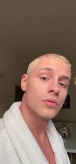 Featival season 🤝 pink hair 💖 @MJ looking stunning in our Pink Pop C...