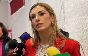 PAYASO ENFRENTA PROCESO JUDICIAL POR JUGAR CON BOTONES DE EMERGENCIA